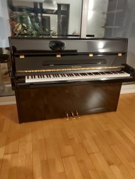 Samick Upright Piano