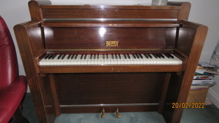 Berry Art Deco Upright