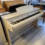 Secondhand Broadway EZ102 white