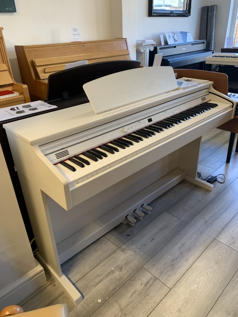 Secondhand Broadway EZ102 white