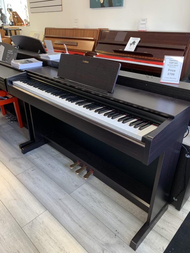 Second Hand Yamaha Arius YDP143 in rosewood