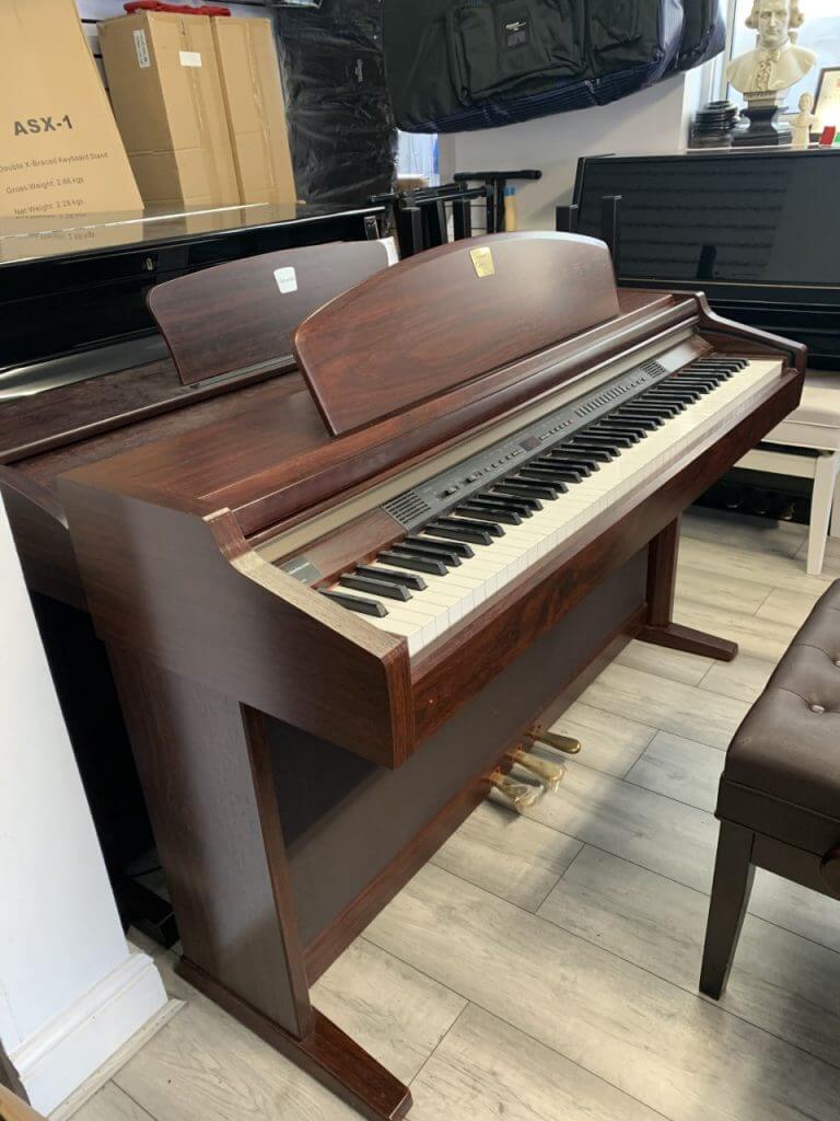 Second Hand Yamaha CLP950 in mahogany