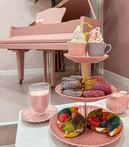 Second Hand Zimmermann Baby Grand Piano in pink (view in our Daventry store) - Image 3